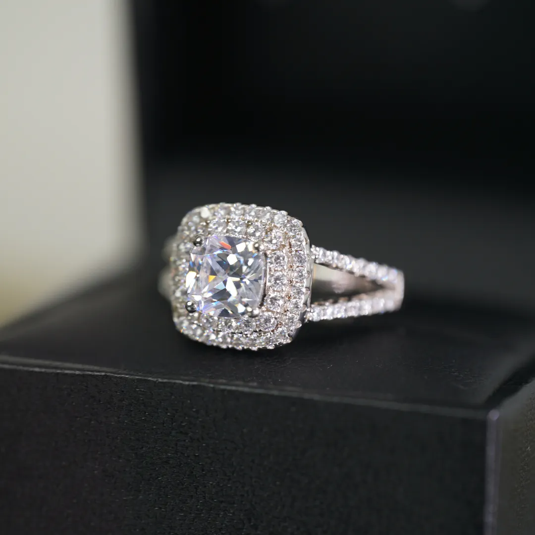 MELINDA MOISSANITE RING