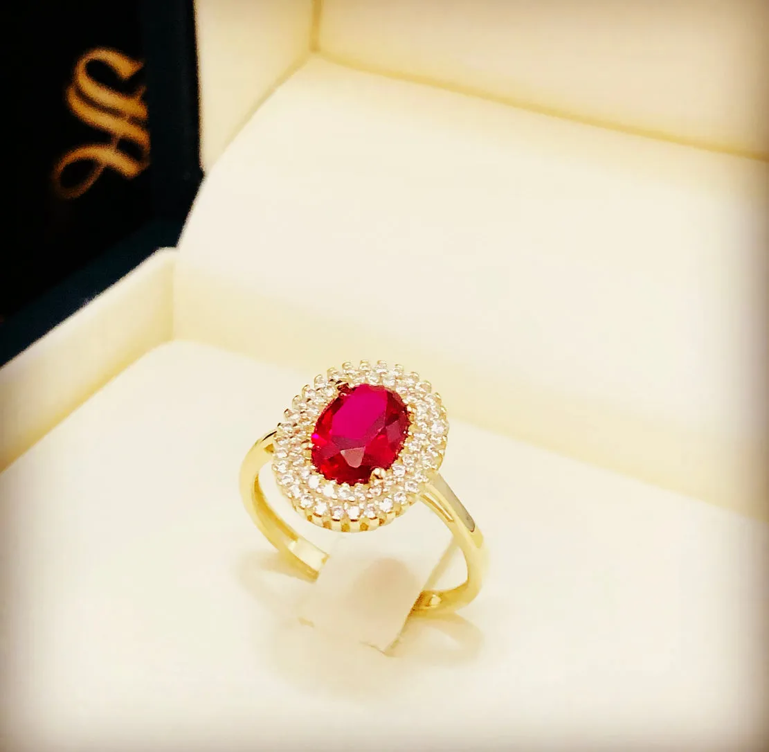 Oval gold ring