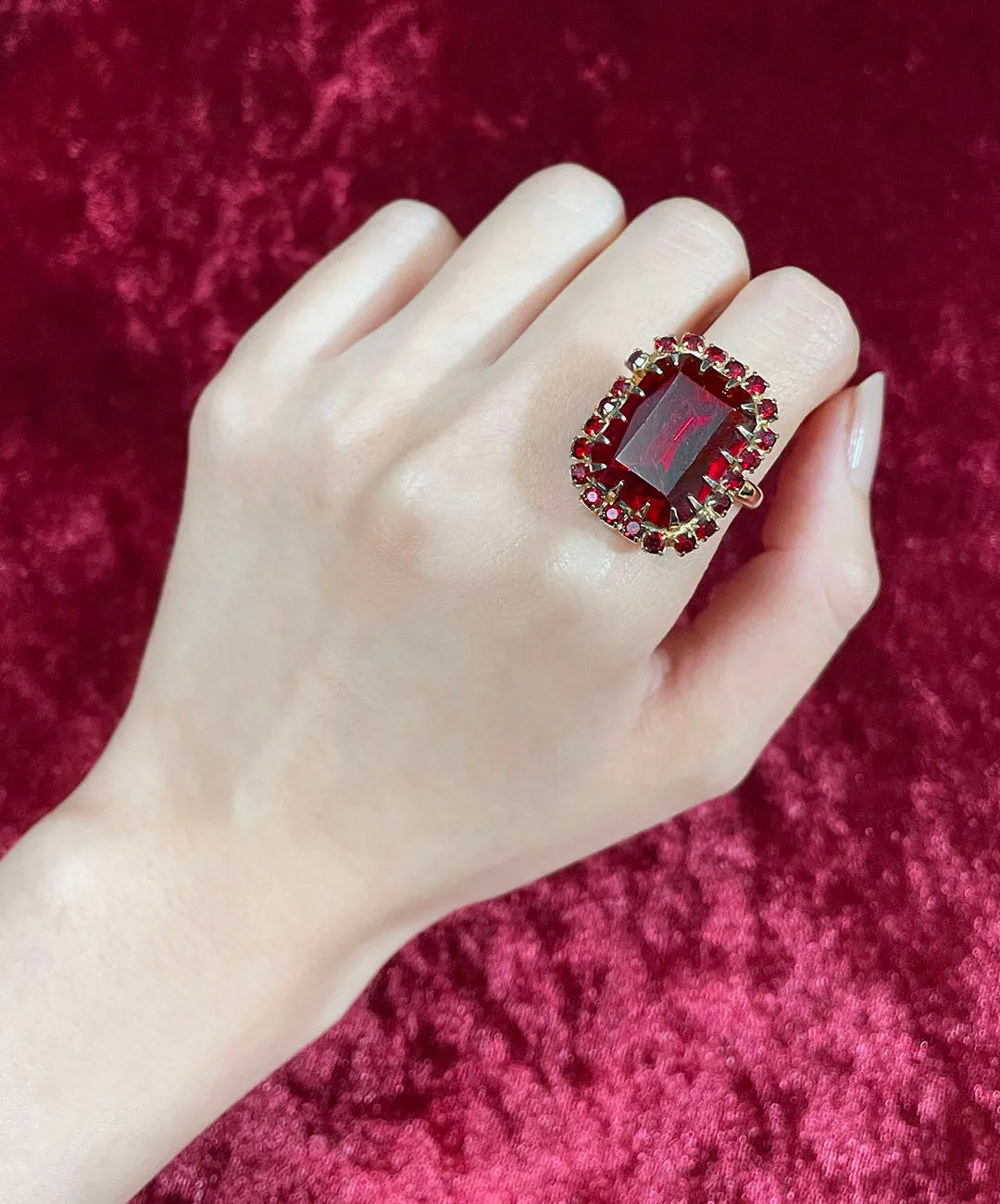 【USA輸入】ヴィンテージ ガーネットレッド ビジュー リング/Vintage Garnet Red Bijou Ring