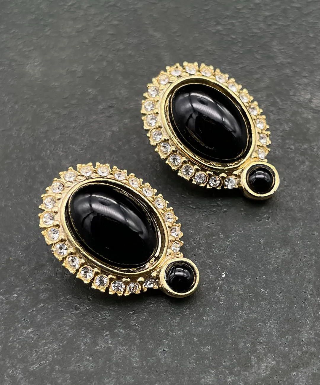 【フランス輸入】ヴィンテージ SPHINX ブラック カボション イヤリング/Vintage SPHINX Black Cabochon Clip On Earrings