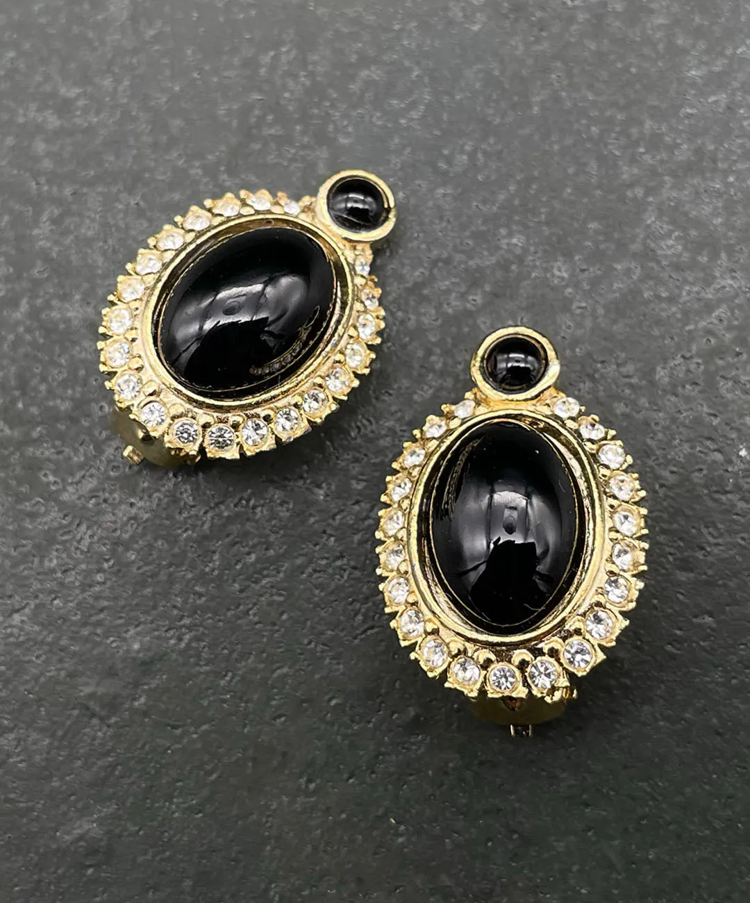 【フランス輸入】ヴィンテージ SPHINX ブラック カボション イヤリング/Vintage SPHINX Black Cabochon Clip On Earrings