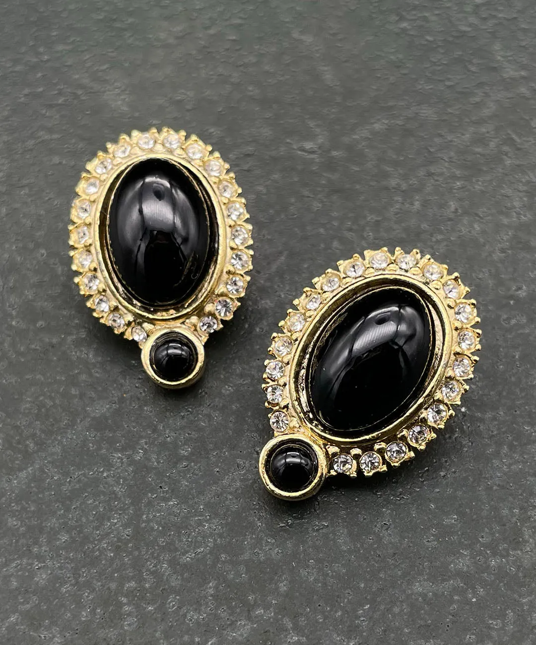 【フランス輸入】ヴィンテージ SPHINX ブラック カボション イヤリング/Vintage SPHINX Black Cabochon Clip On Earrings