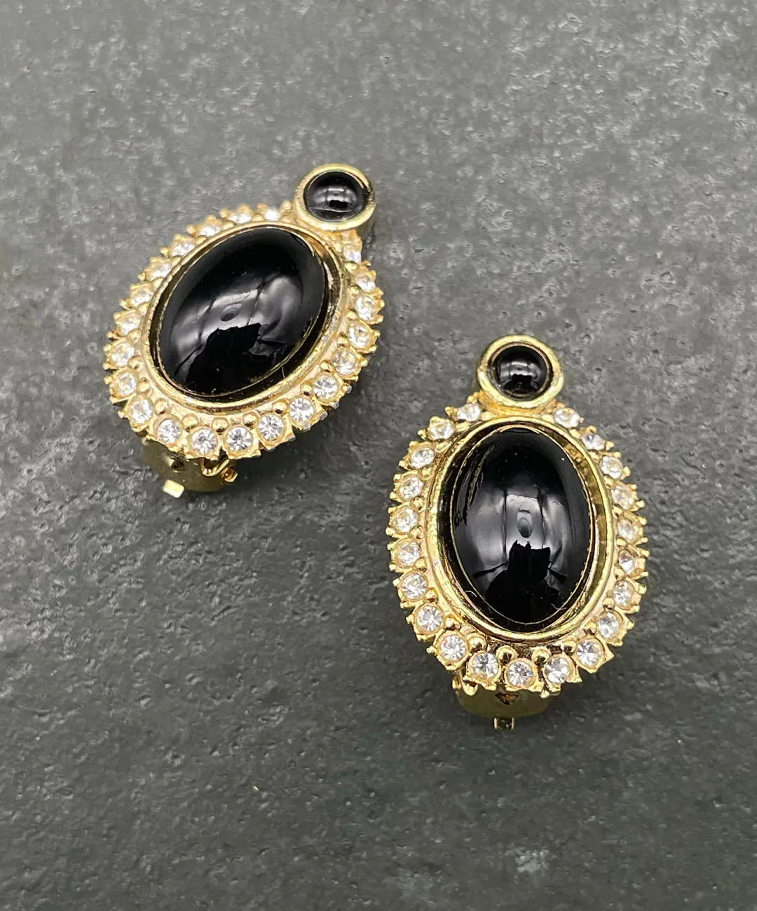 【フランス輸入】ヴィンテージ SPHINX ブラック カボション イヤリング/Vintage SPHINX Black Cabochon Clip On Earrings