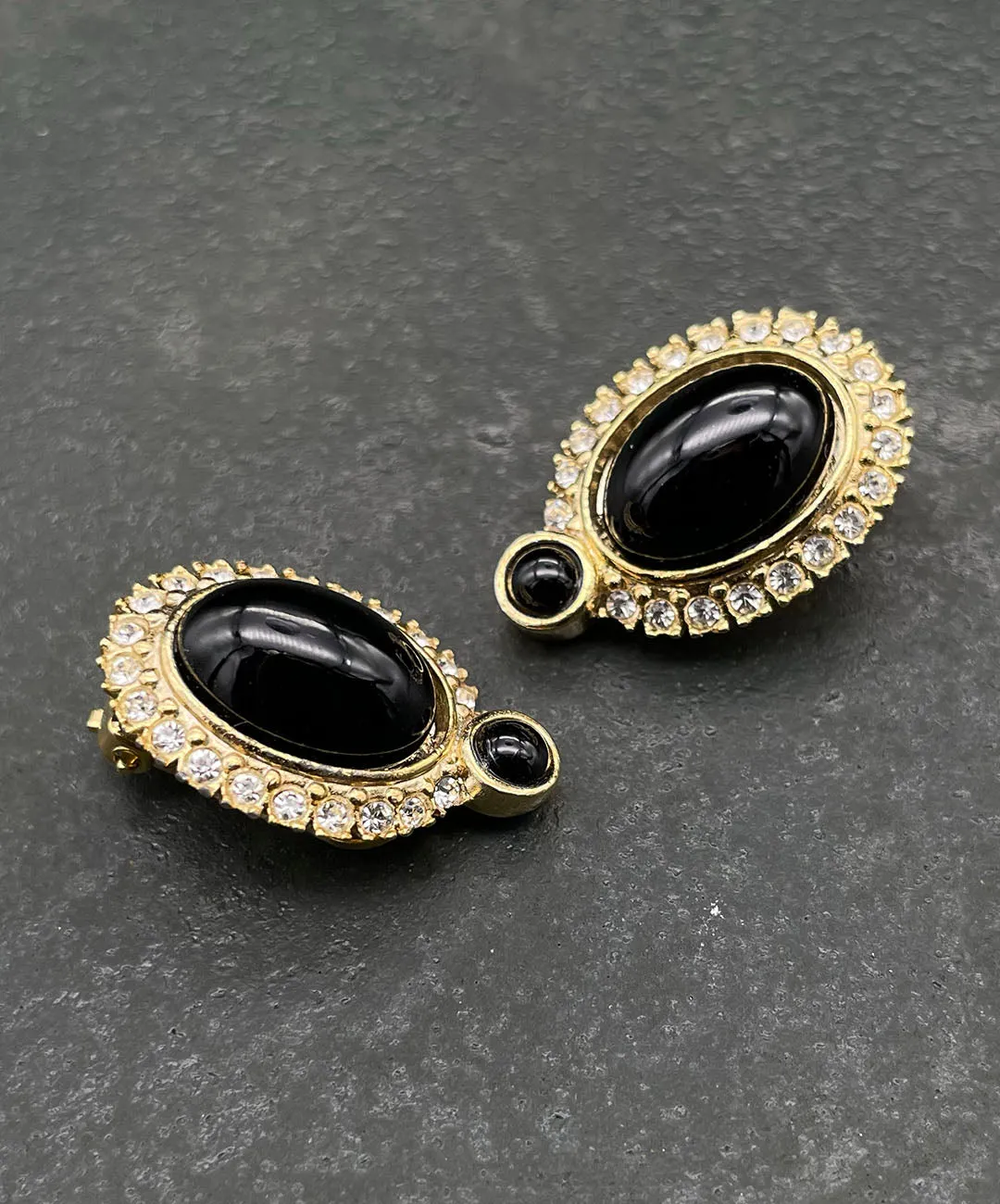 【フランス輸入】ヴィンテージ SPHINX ブラック カボション イヤリング/Vintage SPHINX Black Cabochon Clip On Earrings